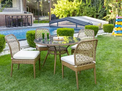 Bella Yuvarlak Masa Takımı — rattan örgü, metal veya alüminyum